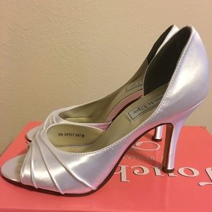 White satin Peep-toe heel, size 8